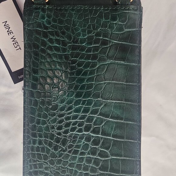 New Nine West Astoria Mini Crossbody small purse snap closure gold accent chain - Picture 7 of 11